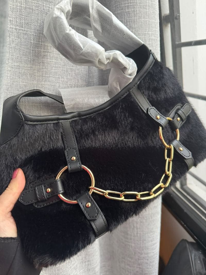 Look de todos los días con carteras BeOlivia
